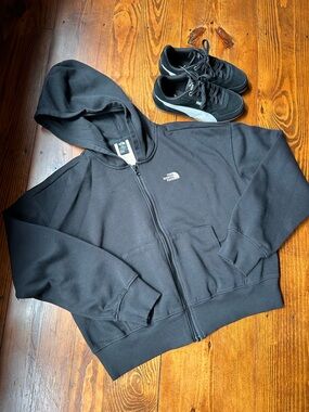 The North Face Black Full Zip Pullover